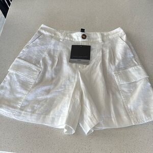 NWT Marc NY Linen Viscose White Shorts XS Pleated Dressy Casual Chic